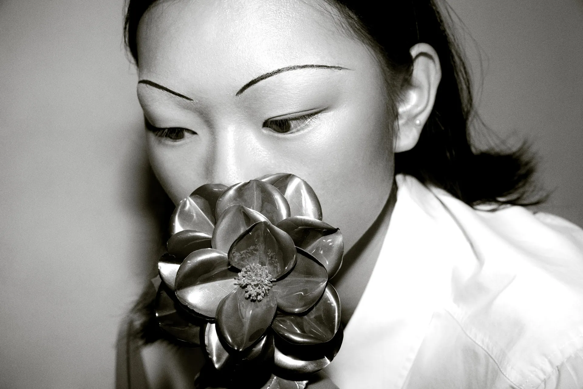 Clara — modelo con estilismo de belleza editorial